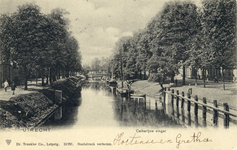 2105 Gezicht op de Stadsbuitengracht te Utrecht vanaf de Catharijnebrug naar het noorden; links de Catharijnesingel en ...